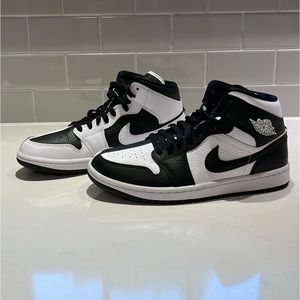 2022 Wmns Air Jordan 1 Mid SE “Homage”